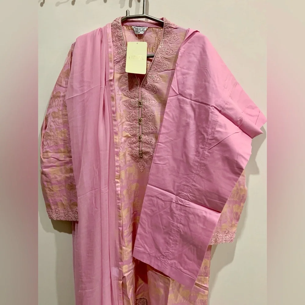 Elegant Pink Women's Dress - Picture 3 of 12